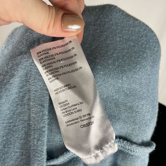 Anthropologie Cropped Baby Blue  Long Sleeve Turtleneck - Women’s L - Picture 9 of 9